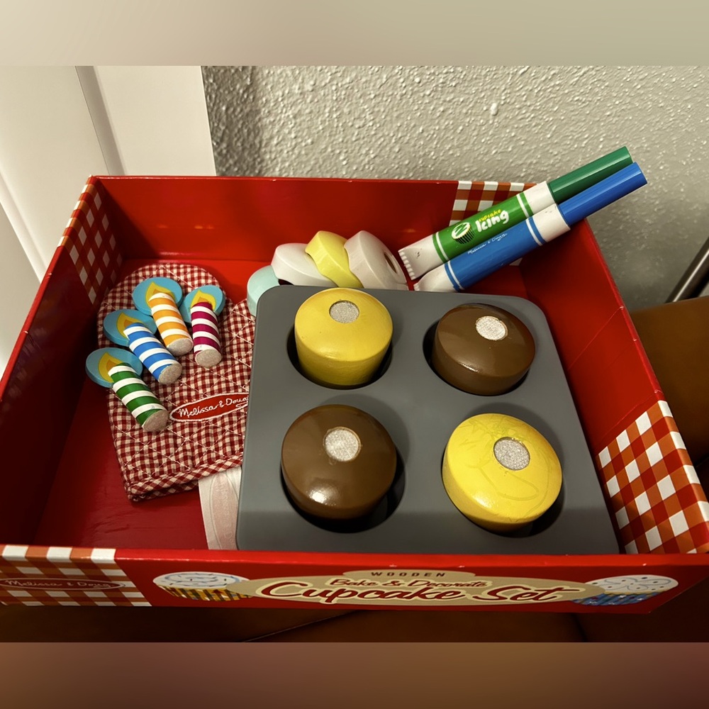Melissa & Doug wooden bake and decorate cupcake set